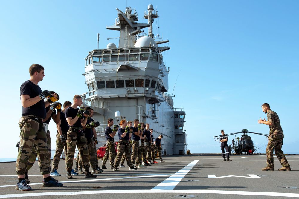 Maistranciers à l'entraînement en sport de combat