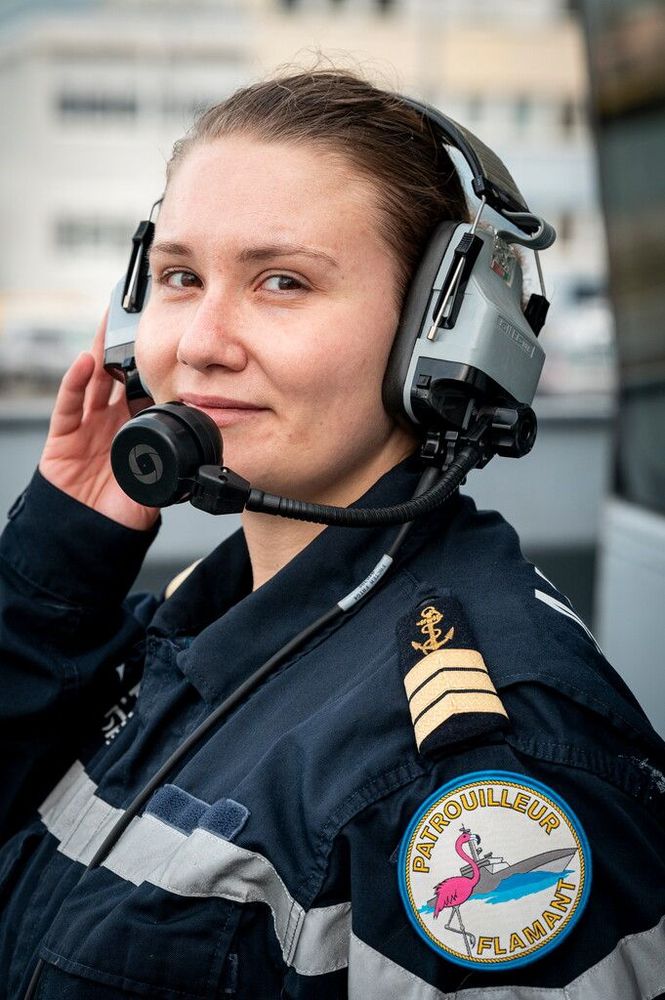 Marine de la Marine nationale avec un casque